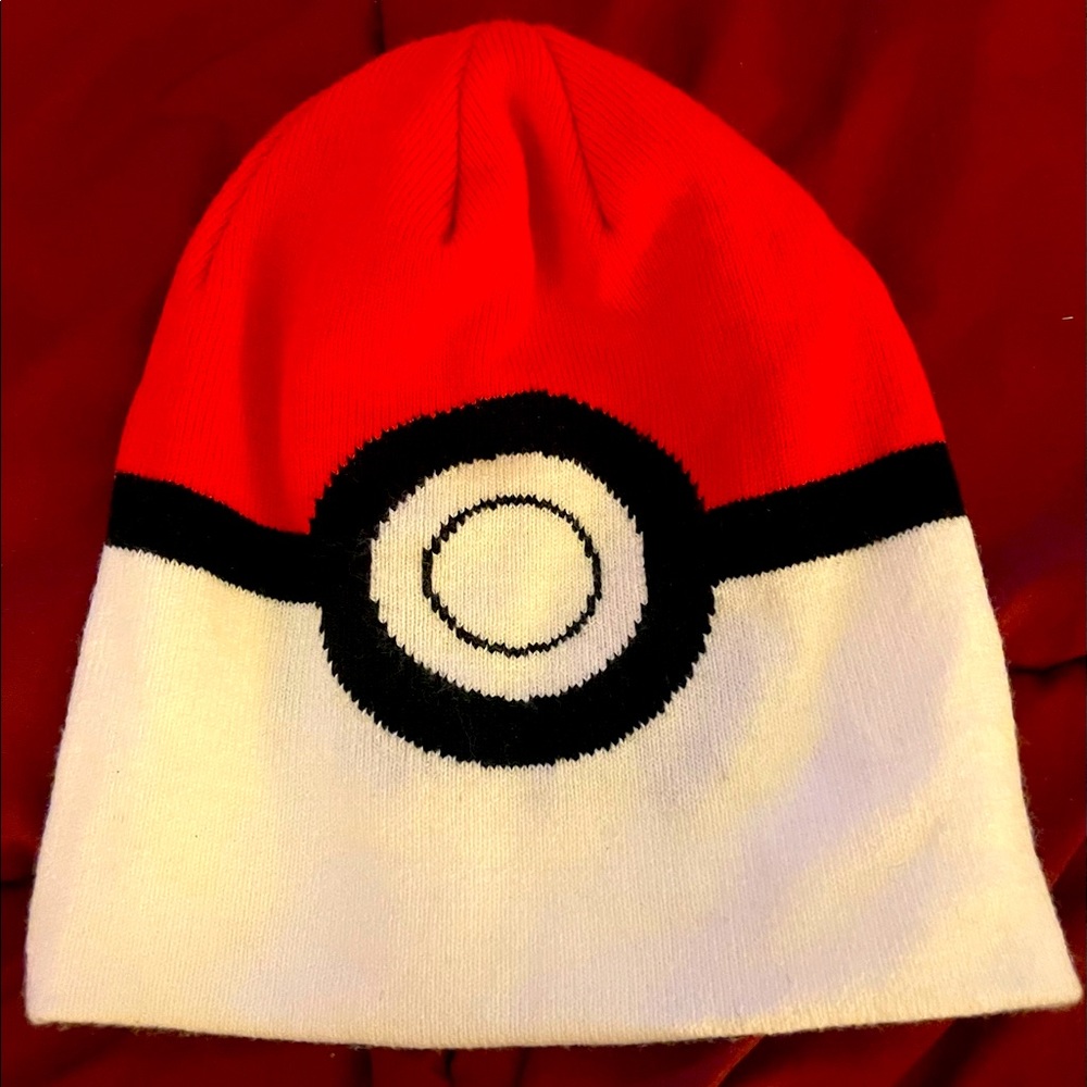 Nintendo Pokémon Pokeball Vintage Men’s OS Knit Cap Sold Exclusively @ Hot Topic